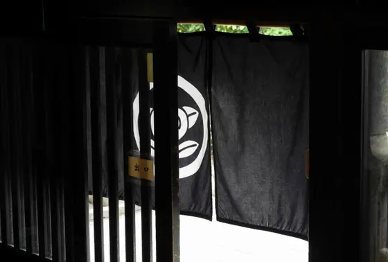 呉服屋さんの暖簾