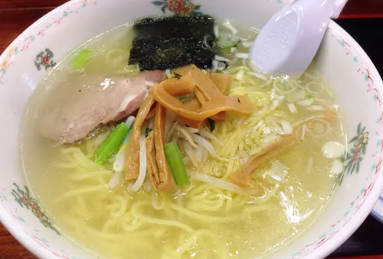 ラーメンは490円！
