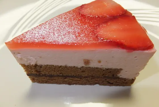 いちごのレアチーズケーキ