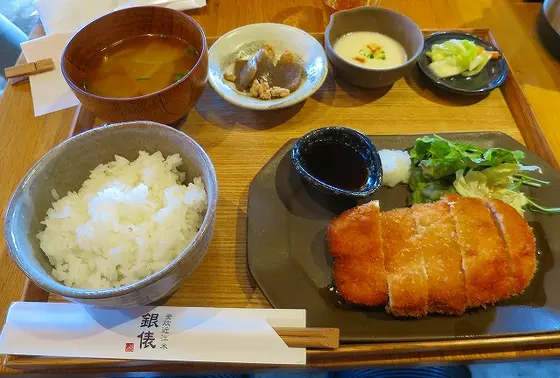 チキンカツ定食　￥1,330