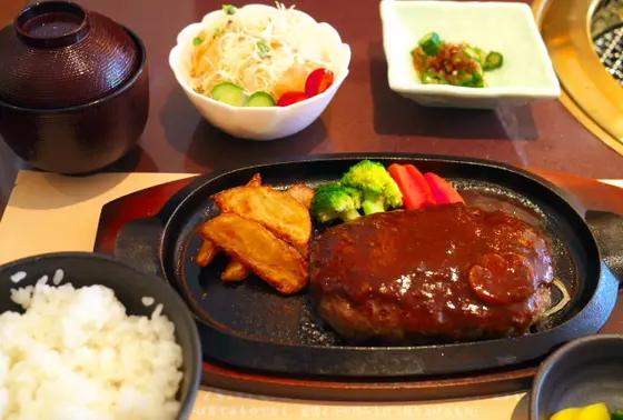 国産の但馬牛を使った料理
