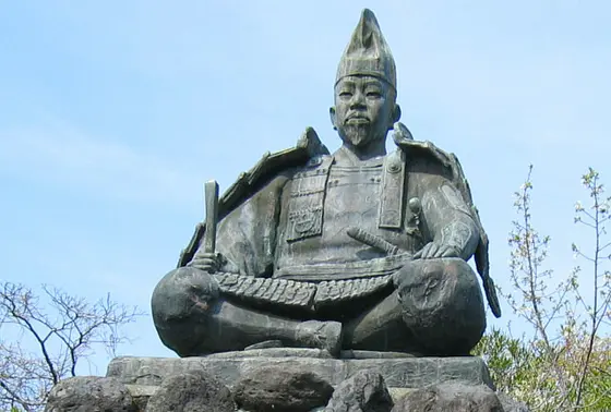 源頼朝像