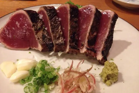 カツオのタタキ