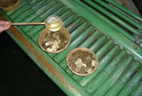 お金を洗いましょう