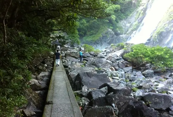 駐車場からすぐ！