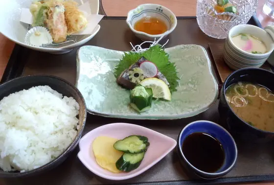 暈亭（かさてい）