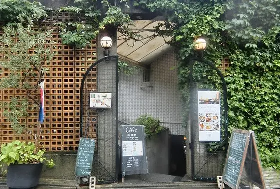 ▶︎階段降りた地下１F