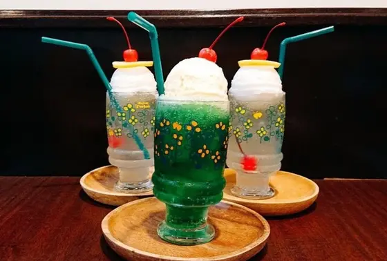 クリームソーダとレモンスカッシュ