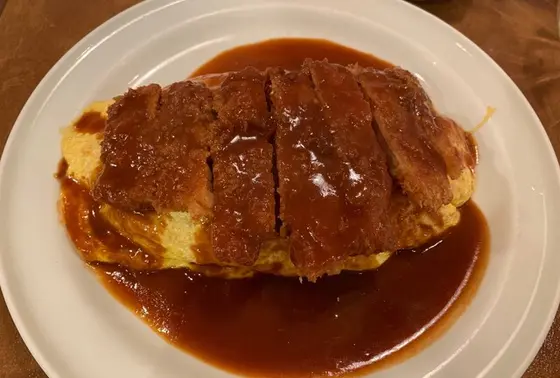 カツオムドム