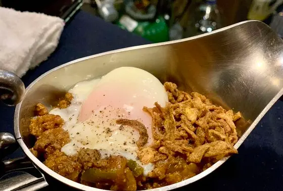 しめカレー 390円(パクチーのせ＋50円)