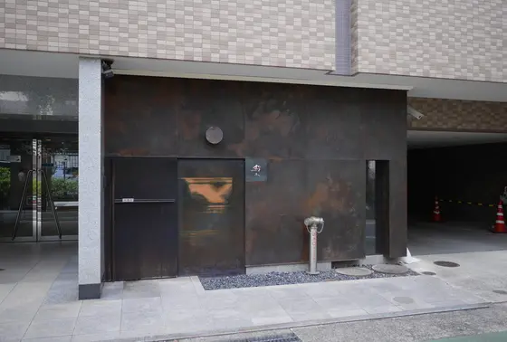 お店はマンションの1階です
