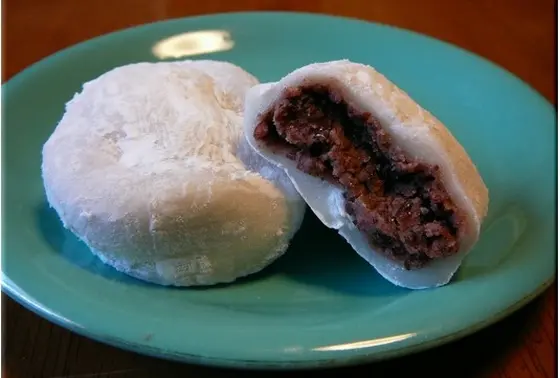 巣鴨の名物　みずのの塩大福