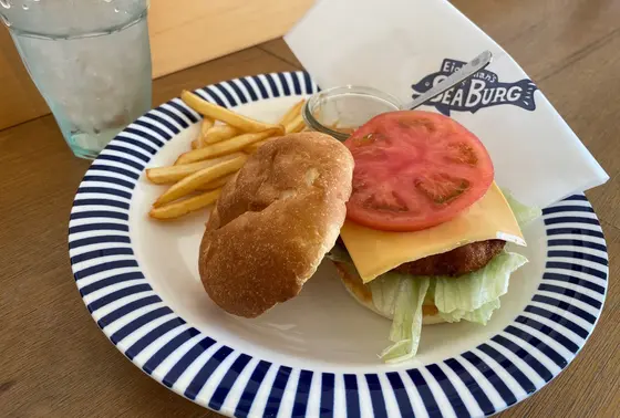 絶品フィッシュバーガーです！