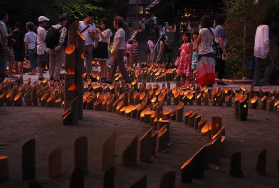 準備中の竹灯篭