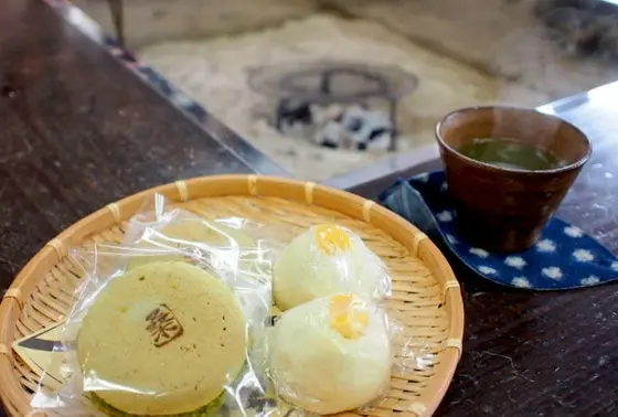 自家農園の桑茶もサービス