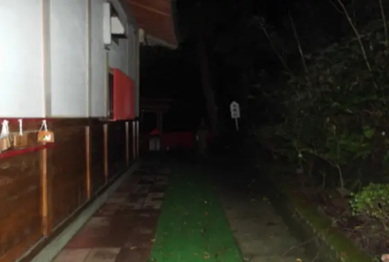 滝へ