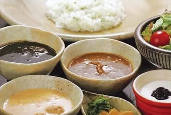 小国まるごと三種のカレー