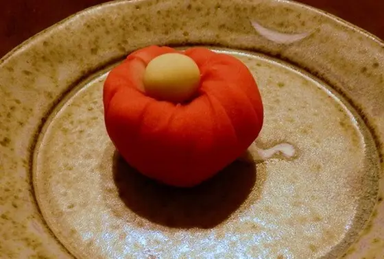 お抹茶と一緒に”庚申さん”