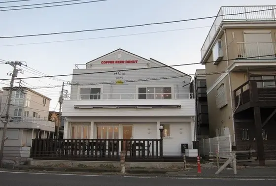 材木座の入り口からすぐ