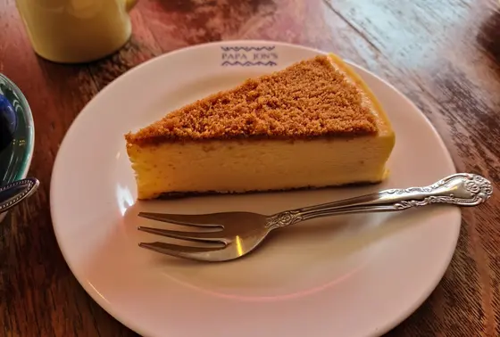 本店のそばには同志社大学。