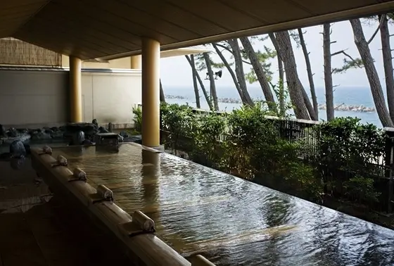 室内温泉