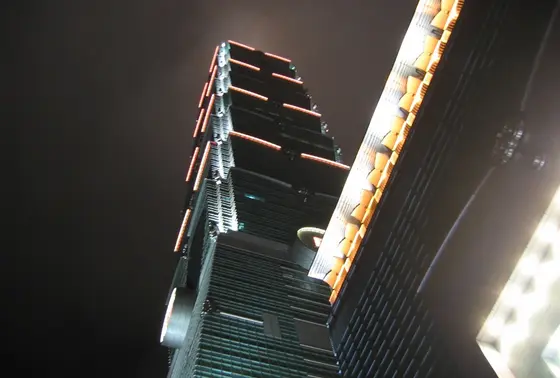夜はライトアップ