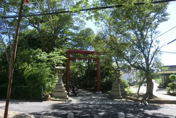 男神社　境内