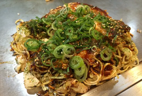 すじこん入りお好み焼き。