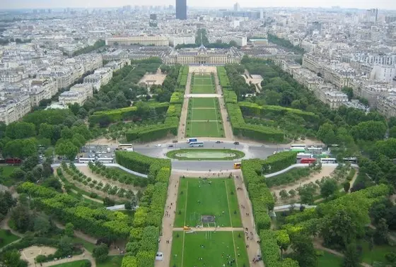 フランス式の庭園