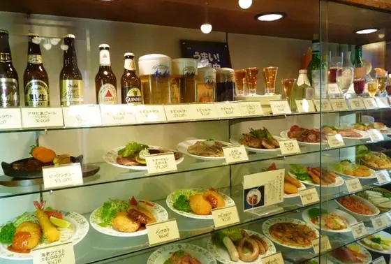 1階には手軽にいただけるお料理がイロイロあります。