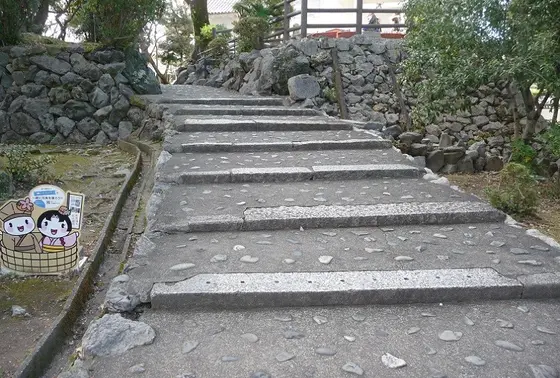 天守閣に続く階段