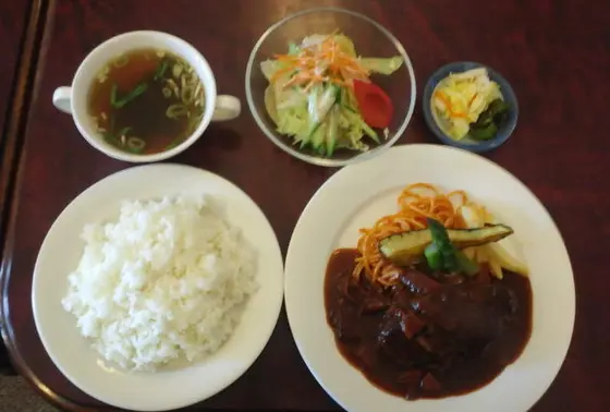手作りハンバーグ定食