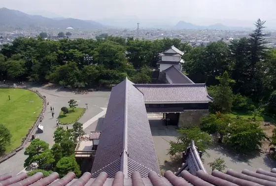 天守閣から、会津若松市を見下ろせます。絶景かな。