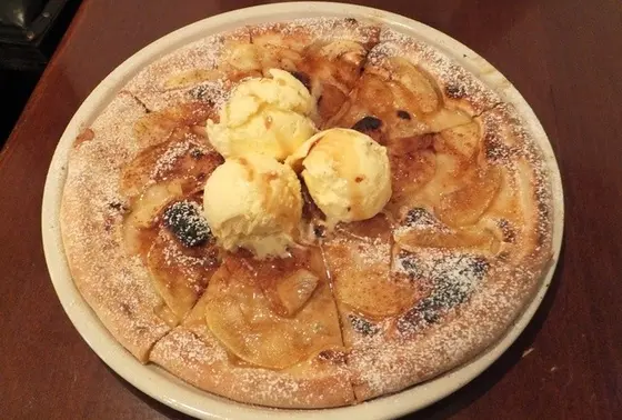 デザートピザもございます。