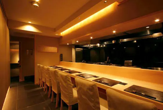 落ち着いた店内