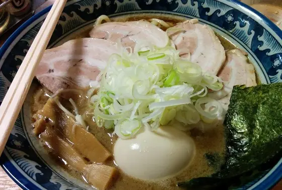 定番の中華そばをお試しあれ