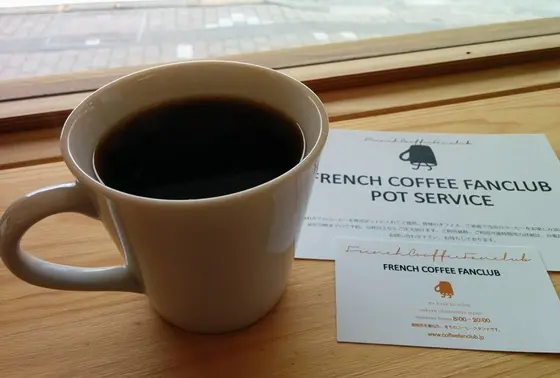 店内で焙煎したてのフレッシュコーヒーが楽しめます