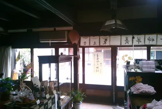 お店の内観です♪