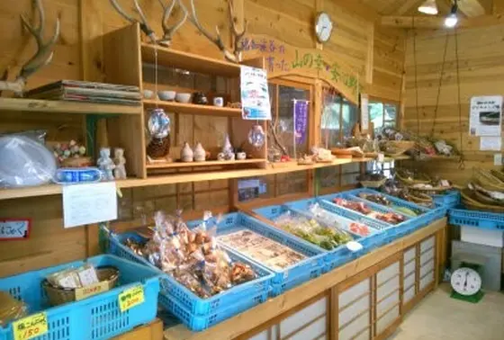 地元の商品がたくさん！ふれあい市場