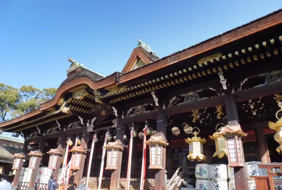 まず本殿に参拝