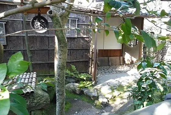 茶室”松向軒”を覗き見…！