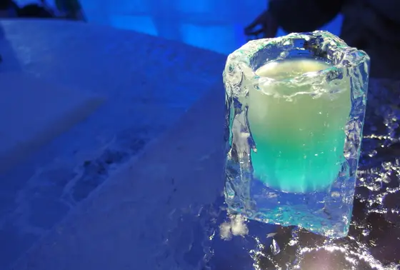 氷のカクテル