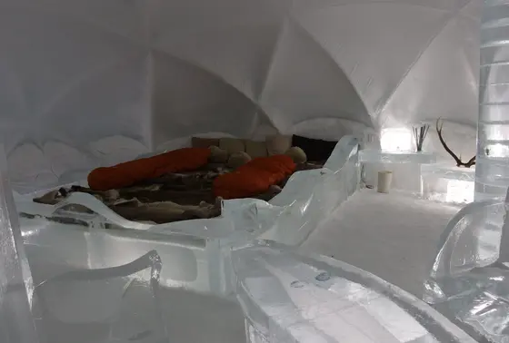 氷のホテル