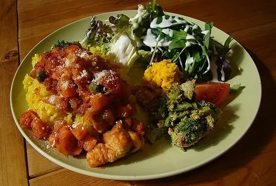 ランチで世界一周。