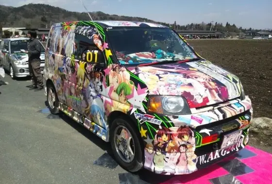 何故か多数のクラシックカーが並んでいた
