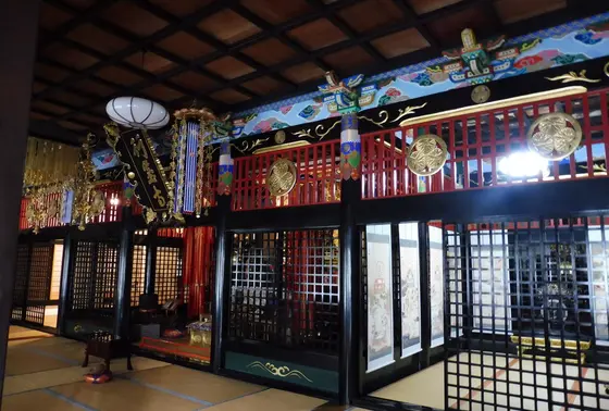 まず、本堂にお参り