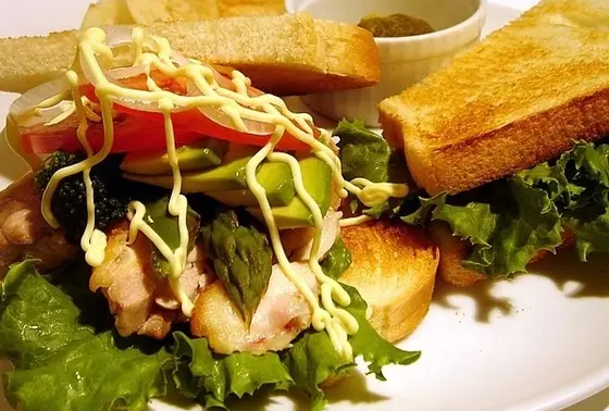 チキン＆野菜5種サンド