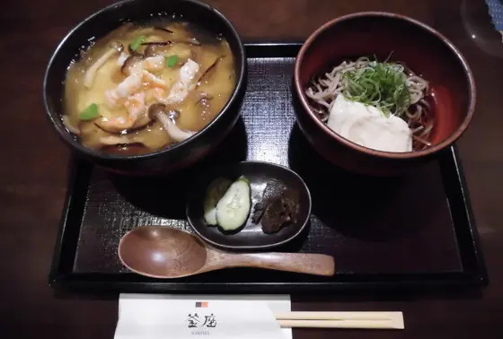 湯葉丼とそばの定食