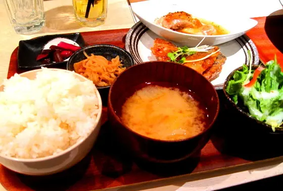 ごはん大盛り無料！