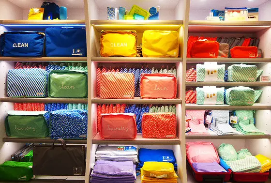 こんなカラフルなトラベルグッズ見たことない！